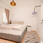 فندق House
