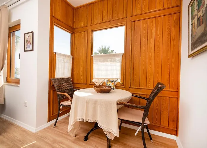 House Ξενοδοχείο 3*